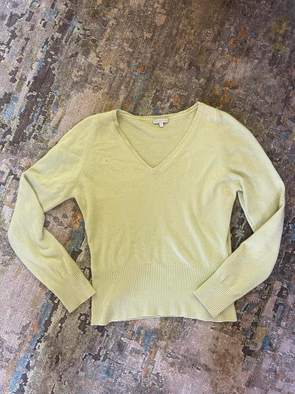Soft green cashmere v neck sweater, medium